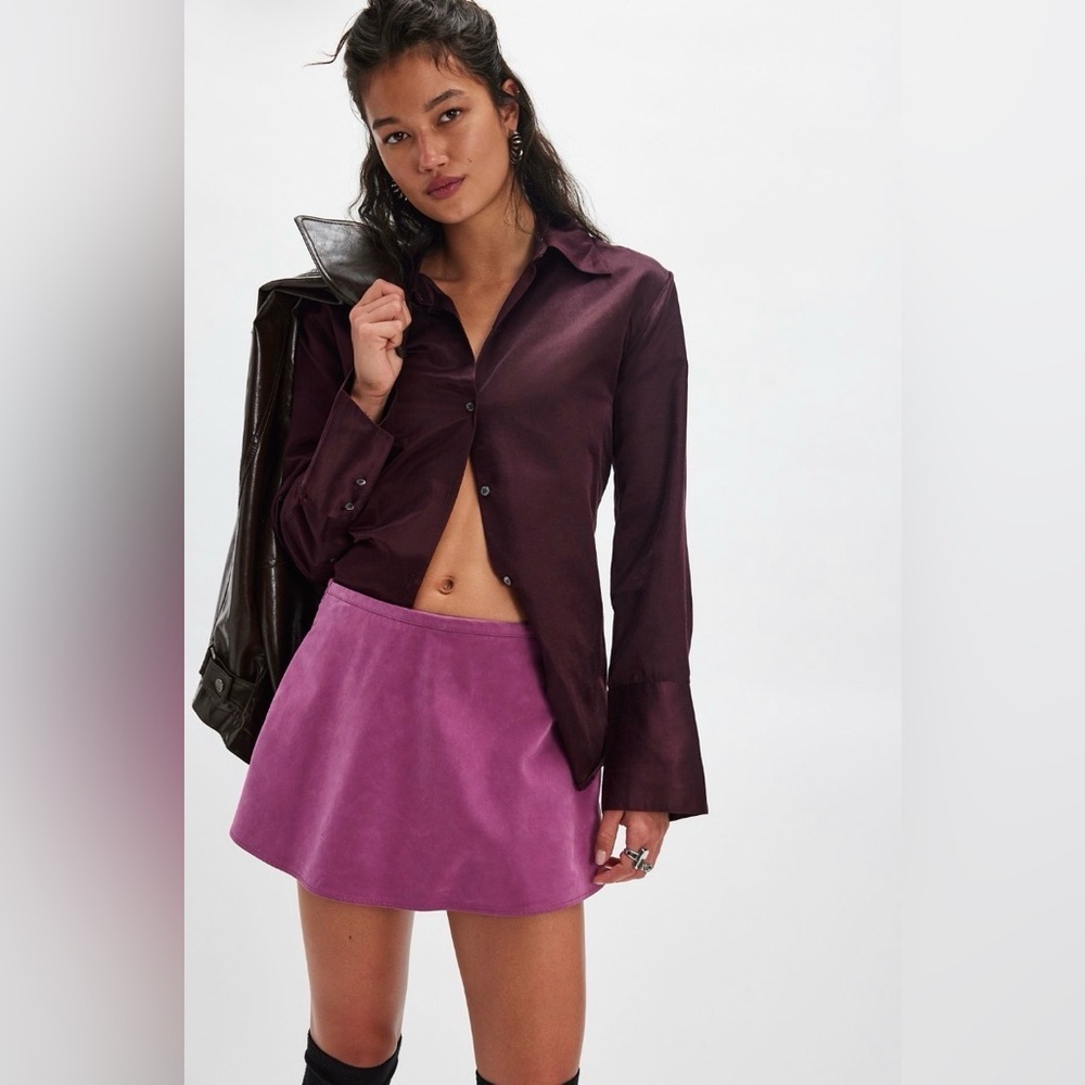 Paradise Found Suede Skort NWOT mulberry - Picture 3 of 4
